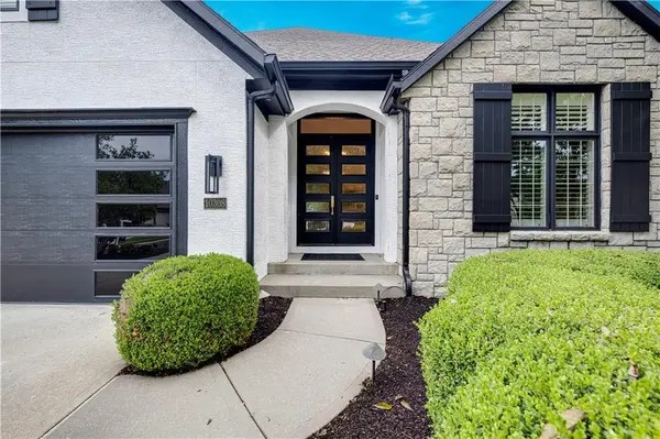 10308 W 142nd ST, Overland Park, KS 66221