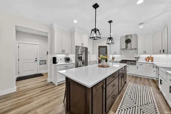 15111 Gossamer TRL, Granger, IN 46530-1467