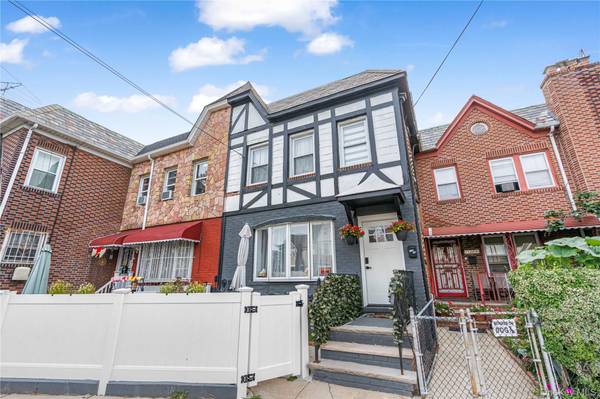11210 Colfax ST, Queens Village, NY 11429