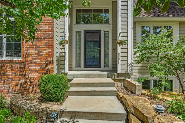 1128 Dubs CT, Lawrence, KS 66049