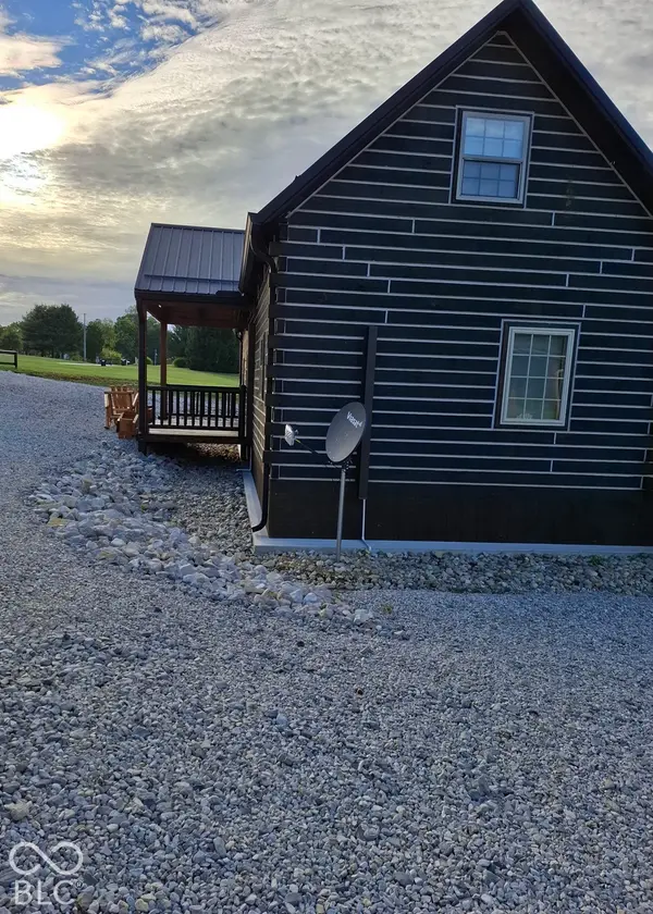 12403 E Hobbieville RD, Springville, IN 47462