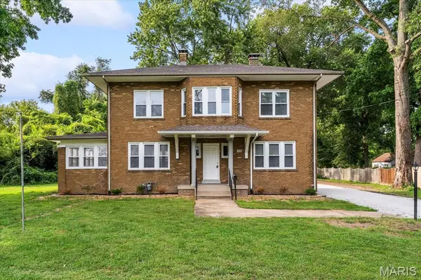 129 Orchard DR, Belleville, IL 62221