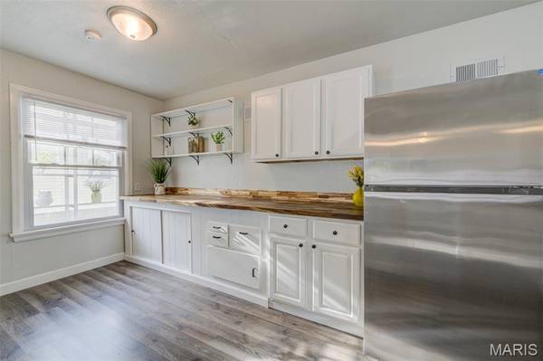 9647 Margo Ann LN, Woodson Terrace, MO 63134