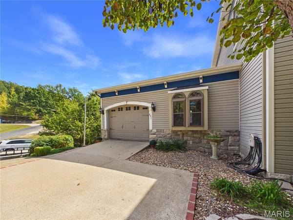 691 Bella Vista DR, Jackson, MO 63755