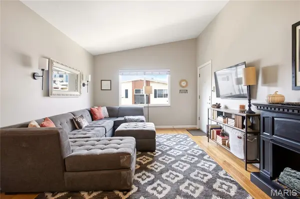 129 E Washington AVE #2S, St Louis, MO 63122