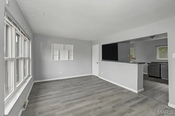 220 Ruggles RD, Ferguson, MO 63135
