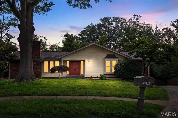 1438 Silverleaf LN, St Louis, MO 63146