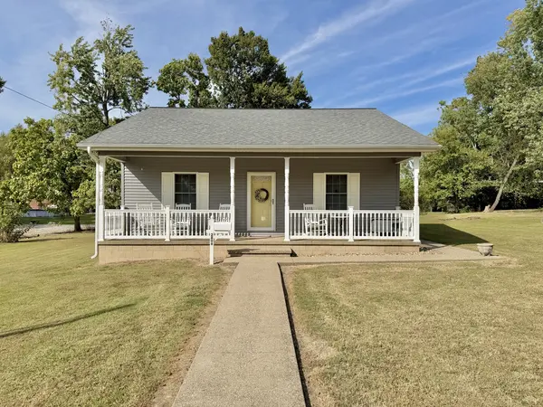 2806 Jones ST, Eldorado, IL 62930