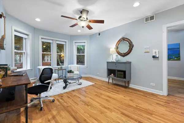 1531 W Rosemont AVE #1N, Chicago, IL 60660