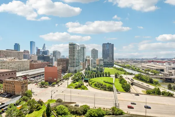 235 W Van Buren ST #1807, Chicago, IL 60607