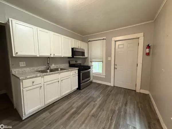 258 S 10Th ST, Burlington, IA 52601