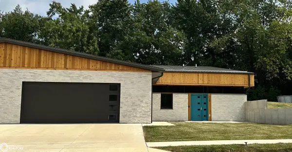 328 N 6th ST, Oskaloosa, IA 52577