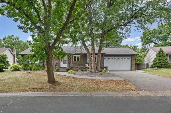 7835 Berkshire LN N, Maple Grove, MN 55311