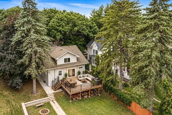 1977 Grand AVE, Saint Paul, MN 55105