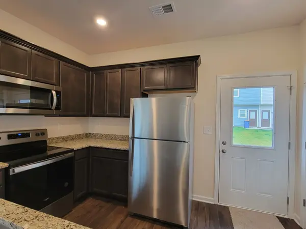 4074 Cody Dr, La Vergne, TN 37086