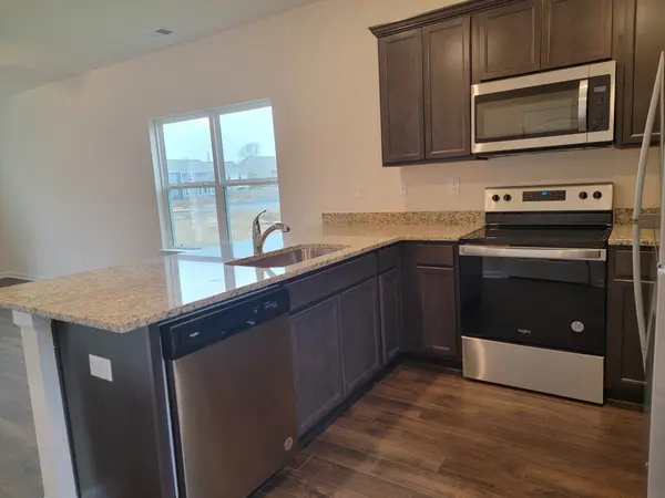 4074 Cody Dr, La Vergne, TN 37086
