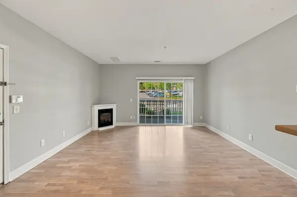 7007 Lenox Village Dr #D-5, Nashville, TN 37211