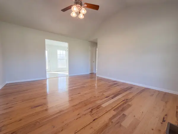 205 Woods Rd, Portland, TN 37148