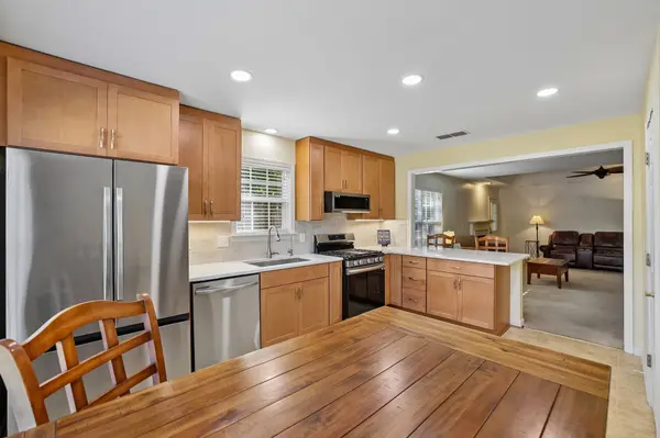 528 Village Green Cir, Murfreesboro, TN 37128