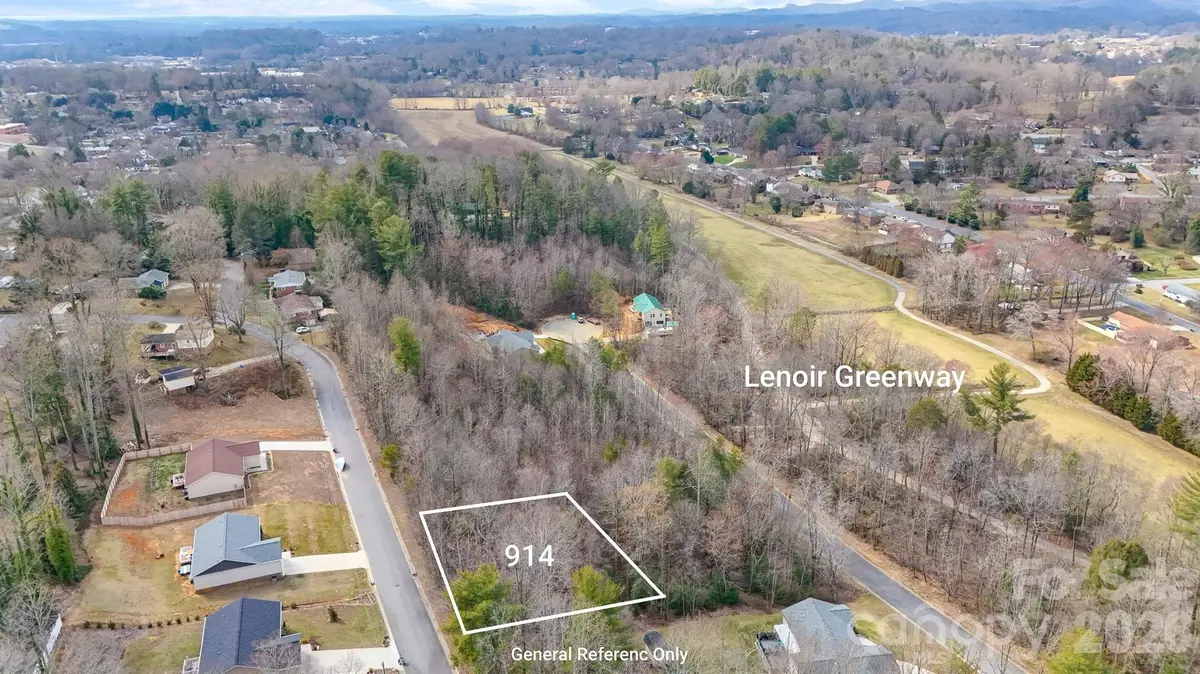914 Woodbine PL NE, Lenoir, NC 28645