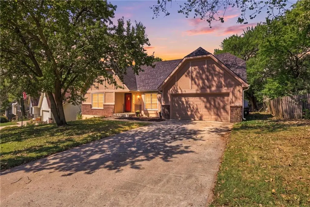 11800 W 99TH TER, Overland Park, KS 66214