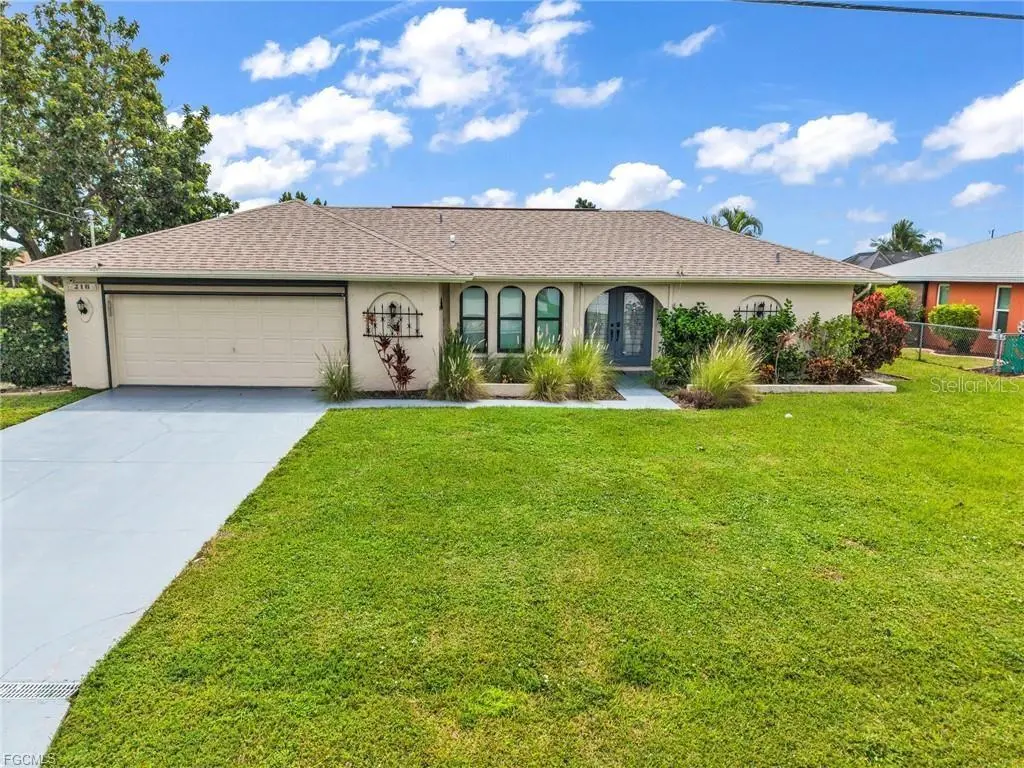 216 SE 30TH TER, Cape Coral, FL 33904