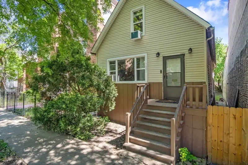 1621 N Drake AVE, Chicago, IL 60647
