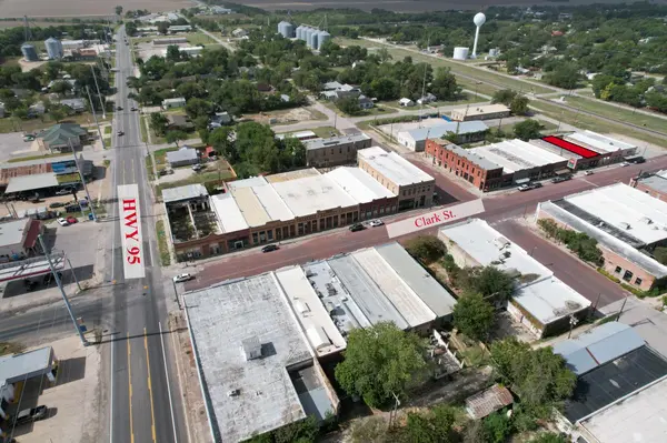 117 E Clark ST, Bartlett, TX 76511