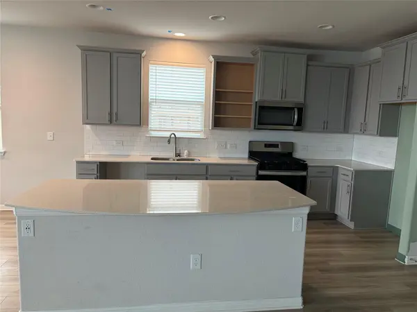 10906 Sentinel DR, Austin, TX 78747