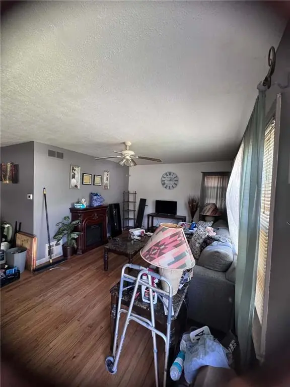 10417 E 27TH ST, Independence, MO 64052