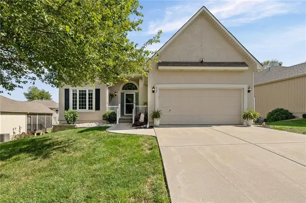 307 Alexander Creek CT, Raymore, MO 64083