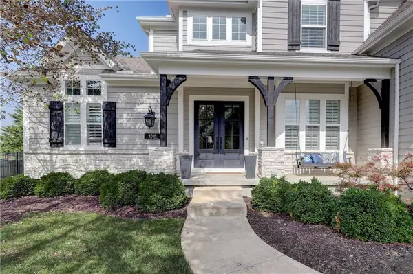 9206 W 177th TER, Overland Park, KS 66013