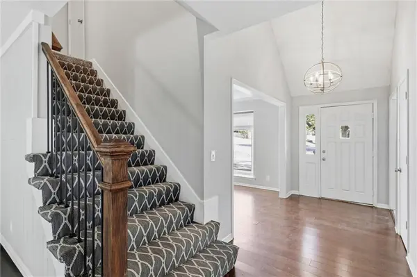 11800 W 99TH TER, Overland Park, KS 66214