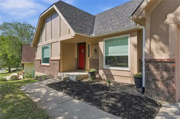 11800 W 99TH TER, Overland Park, KS 66214