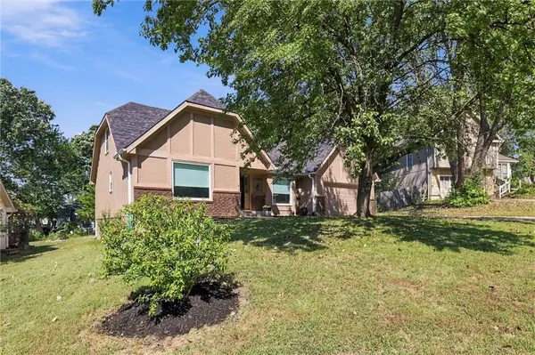 11800 W 99TH TER, Overland Park, KS 66214