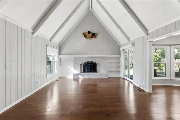 11800 W 99TH TER, Overland Park, KS 66214