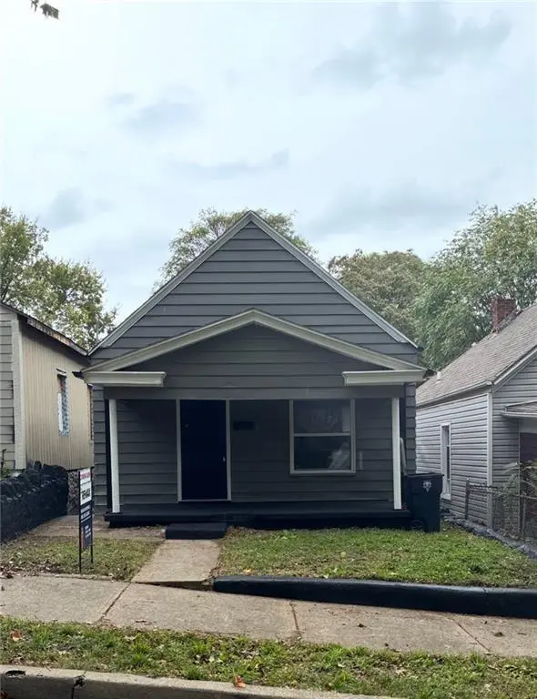 Garner AVE, Kansas City, MO 64124