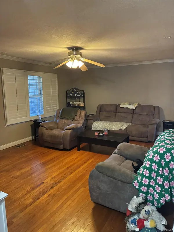 201 Cleveland ST, Monroe City, IN 47557
