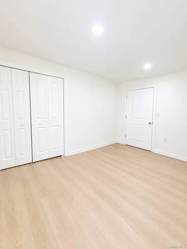249 N Macquesten Pkwy #1, Mount Vernon, NY 10550