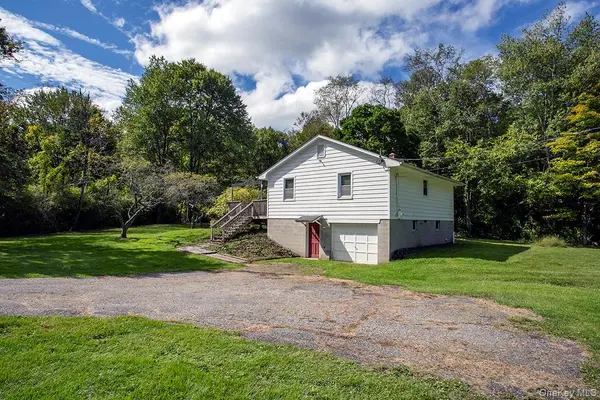 401 W Dover RD, Pawling, NY 12564