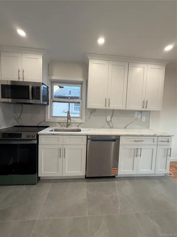 15-80 208th PL, Bayside, NY 11360