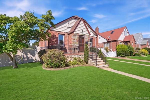 48 Central BLVD, Merrick, NY 11566