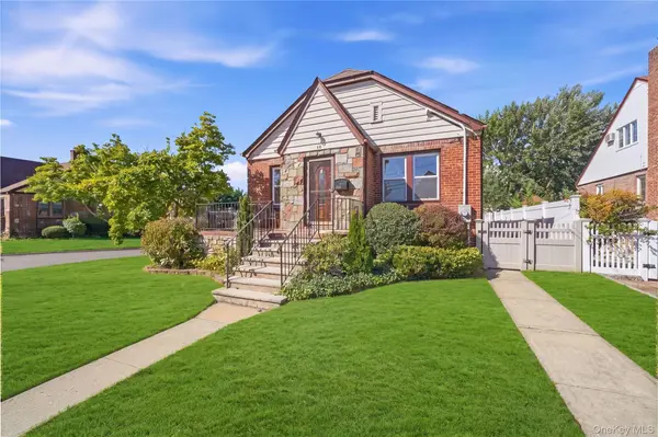 48 Central BLVD, Merrick, NY 11566