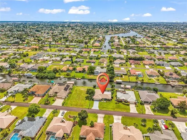 216 SE 30TH TER, Cape Coral, FL 33904