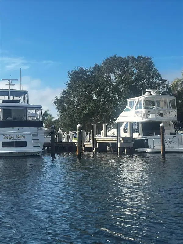 2600 HARBOURSIDE DR #C3, Longboat Key, FL 34228