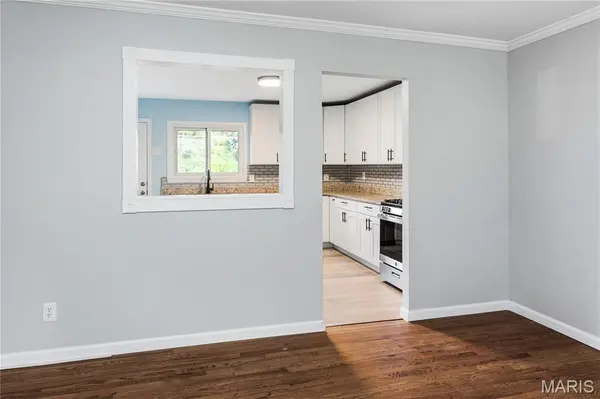 260 E Skyline DR, Ellisville, MO 63011
