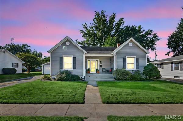 648 W Maple ST, Nashville, IL 62263