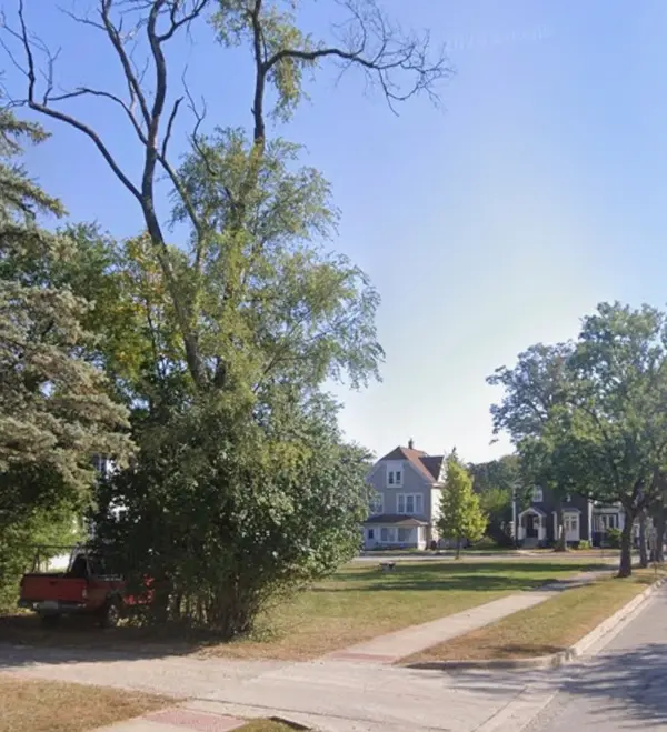3840 Hollywood AVE, Brookfield, IL 60513