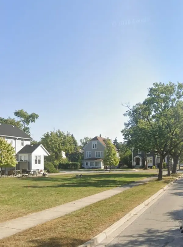 3840 Hollywood AVE, Brookfield, IL 60513