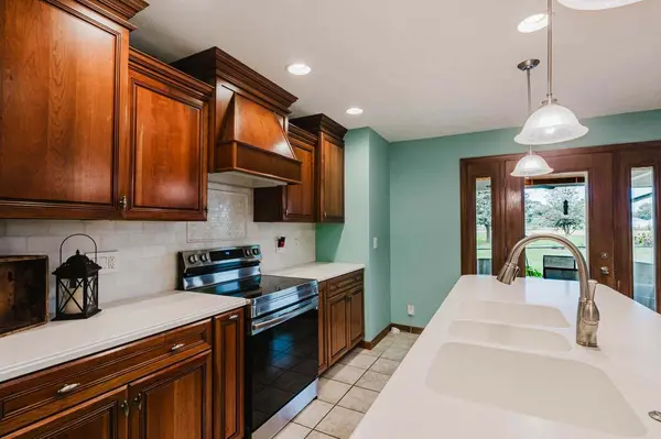 113 Diane DR, Lexington, IL 61753